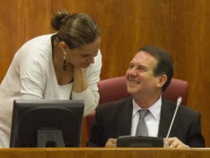 Carmela Silva y Abel Caballero, durante un pleno del Ayuntamiento de Vigo.