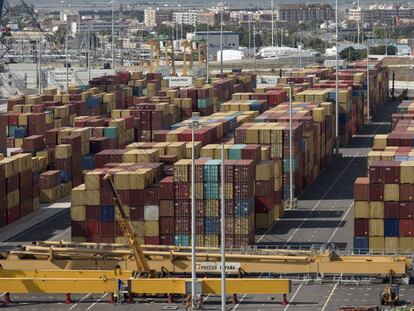 Contenedores en el Puerto de Valencia.