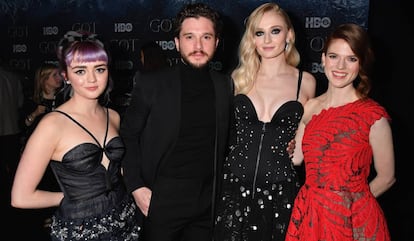 Maisie Williams, Kit Harington, Sophie Turner y Rose Leslie, el miércoles en la presentación de 'Juegos de Tronos'