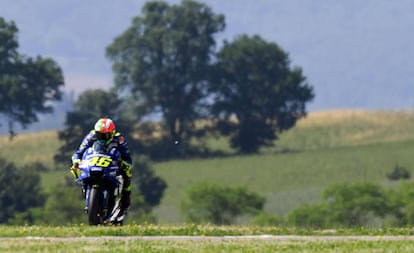 Valentino Rossi se lleva la pole en Italia.