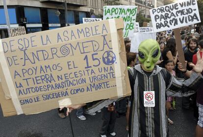 La marcha de ayer no fue una marcha cualquiera. Los indignados sab&iacute;an que la marcha de este s&aacute;bado daba a la vuelta al mundo para reclamar al un&iacute;sono un cambio.