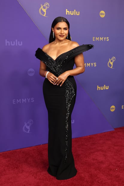 Mindy Kaling apostó por este vestido negro.