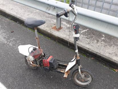 Vehículo artesanal interceptado por la Guardia Civil en los alrededores de Lugo, Galicia.