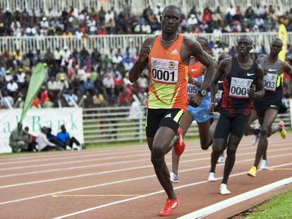 David Rudisha lidera el 800m de los trials keanianos en Nairobi. 