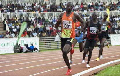 David Rudisha lidera el 800m de los trials keanianos en Nairobi. 