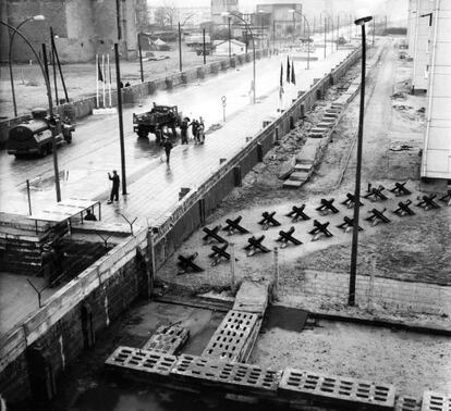 Frontera divisoria entre el Este y el Oeste de Berlín en 1961, año de construcción del Muro.