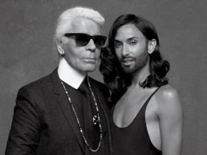 Karl Lagerfeld y Conchita durante la sesión de fotos para el 'CR Fashion Book'.