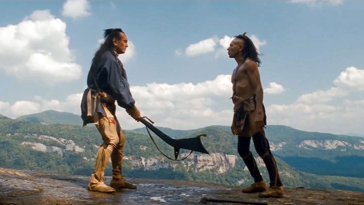 Chingachgook acaba con el hurón Magua en 'El último mohicano'.