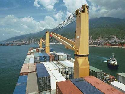 La Guaira, en Venezuela, vista desde el carguero <i>Marfret Caraïbes,</i> en el que viajó la autora.