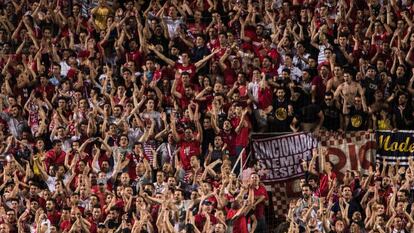 Imagem da torcida do Sevilla.