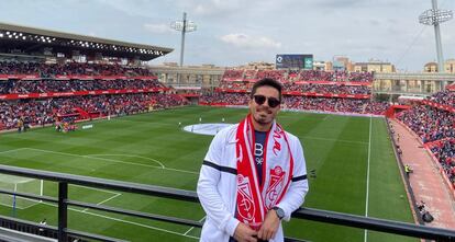 Antonio Bravo en el Estadio de Los Cármenes (Granada) durante un partido del Granada CF de esta temporada.