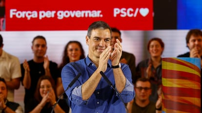 El presidente del Gobierno, Pedro Sánchez, interviene en un acto de campaña del candidato del Partido Socialista Catalán, Salvador Illa, en Sant Boi (Barcelona).
