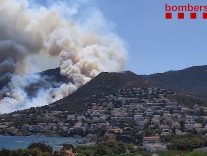 Imagen del incendio forestal de Llançà (Girona).