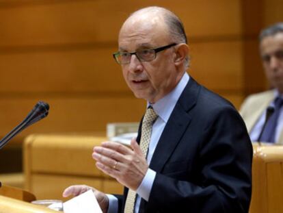 El ministro de Hacienda, Cristóbal Montoro, en el Senado.