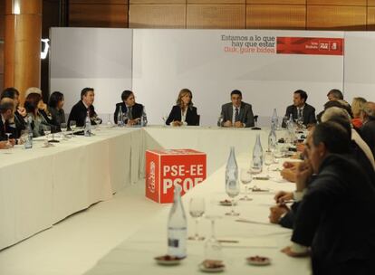 Patxi López durante el encuentro empresarial, en Vitoria. 