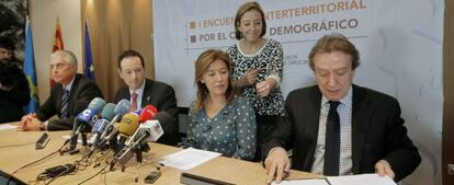 Los responsables de la Junta de Castilla y Le&oacute;n, Asturias, Galicia y Arag&oacute;n firman la declaraci&oacute;n por el Cambio Demogr&aacute;fico.