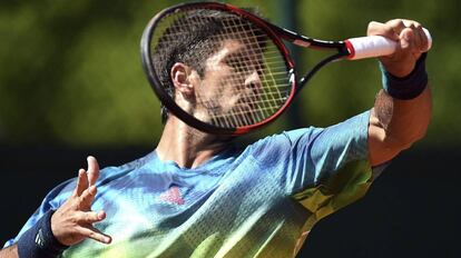 Verdasco devuelve la pelota ante Dodig.