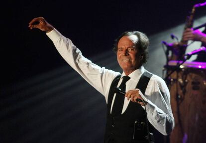 Julio Iglesias en un concierto en Málaga en 2010.