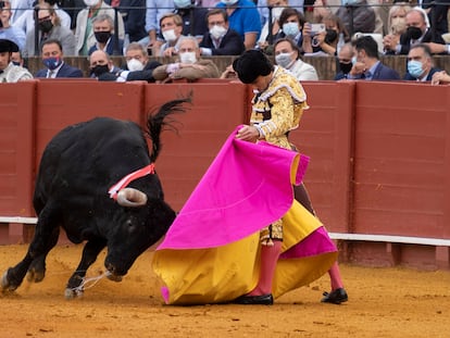 Una de las verónicas de Juan Ortega a su primer toro.