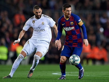 Messi y Benzema, en el clásico de la pasada temporada en el Camp Nou.