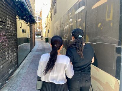 Las dos madres denunciantes de malos tratos en un centro de menores de Zaragoza.