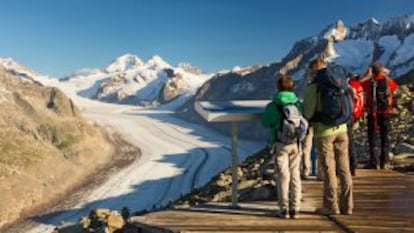 Vistas al glaciar Aletsch desde el mirador de Eggishorn, en el Oberland bernés (Suiza).