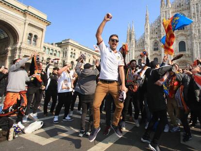 Aficionados del Valencia, en Milán el pasado 19 de febrero.