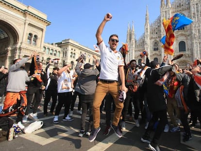 Aficionados del Valencia, en Milán el pasado 19 de febrero.
