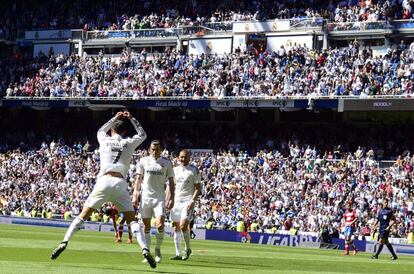 Cristiano celebra uno de sus goles al Granada