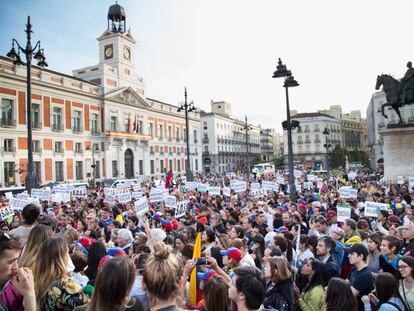Manifestación de venezolanos contra Nicolás Maduro este martes en la Puerta del Sol de Madrid.