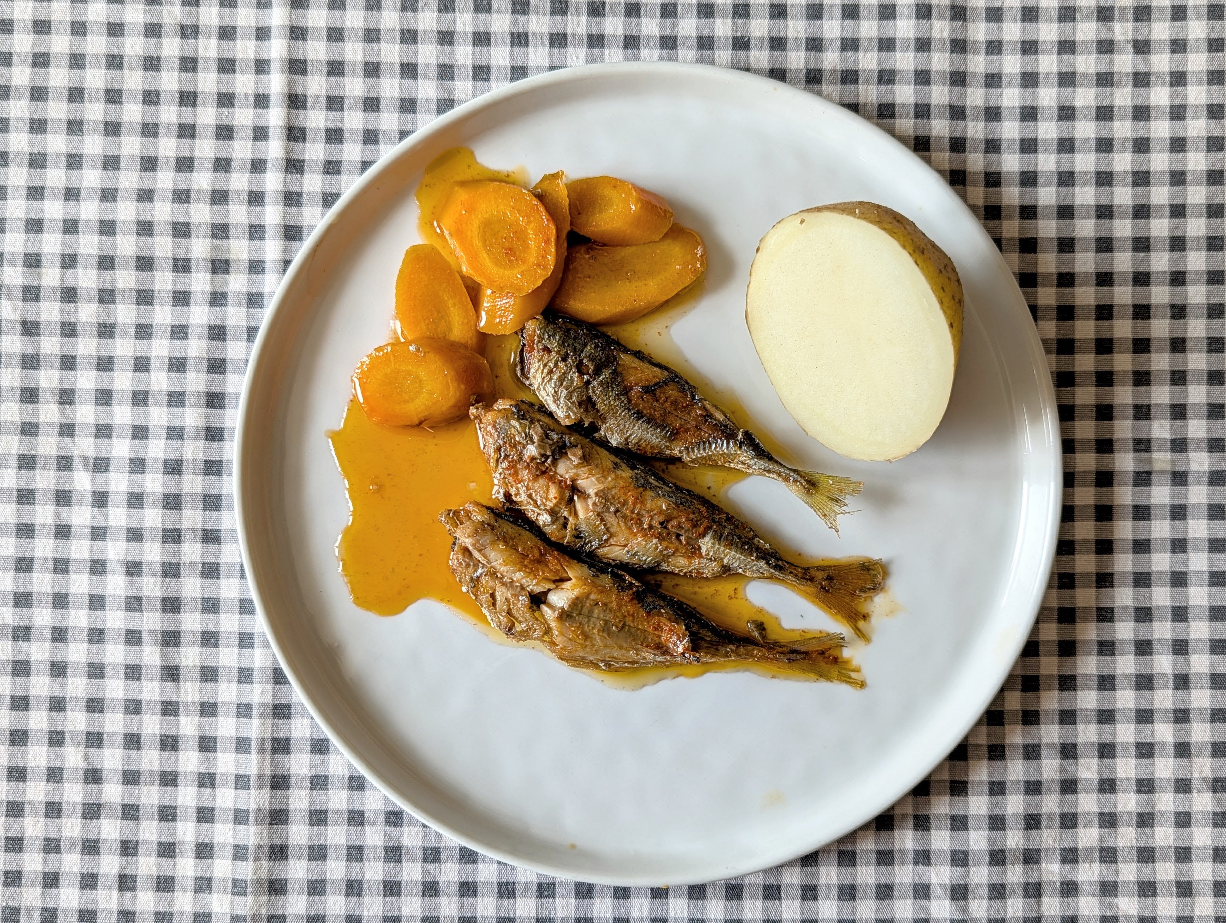 Jurelitos en escabeche con cachelos