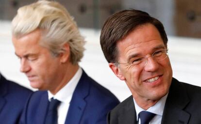 Geert Wilders (derecha) y Mark Rutte, el jueves en La Haya.
