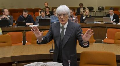 Bernie Ecclestone testifica contra el banquero Gerhard Gribkowsky.