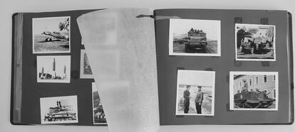 Àlbum falsificat amb fotos antigues de les guerres del front alemany, que es pot trobar al llibre.