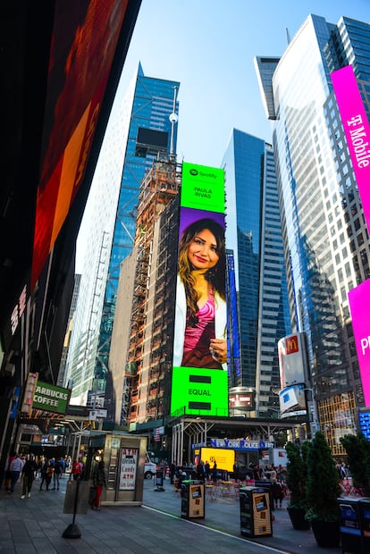 Un anuncio de la plataforma de 'streaming' músical Spotify de Paula Rivas en Times Square (Nueva York).