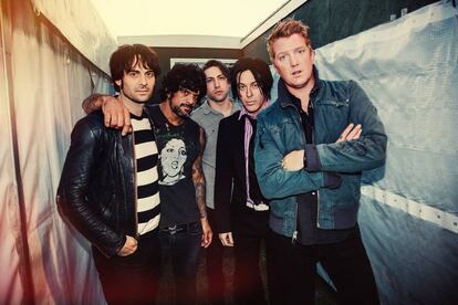 Queens of the Stone Age, en una imagen promocional.