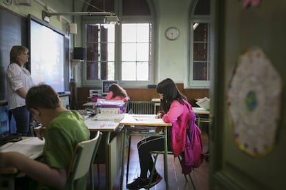 Alumnos en la Escuela Primaria Ramon Llull de Barcelona