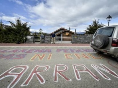 Los antisistema alientan una campaña contra el juez del Supremo en Das, pueblo gerundense donde tiene una casa