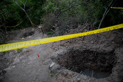 Varias fosas clandestinas en las montañas de Iguala, Guerrero.