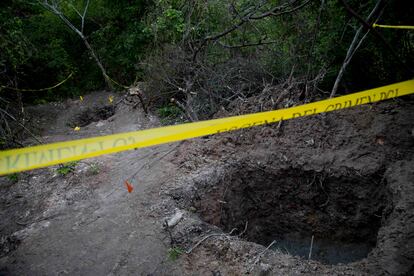 Varias fosas clandestinas en las montañas de Iguala, Guerrero.