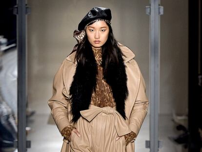 Zimmermann llena su nueva colección de referencias militares inspirado por la historia de una mujer espía