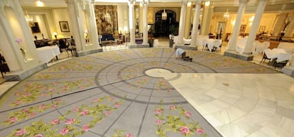 El dise&ntilde;o de la alfombra reci&eacute;n instalada en el Palace replica la ic&oacute;nica c&uacute;pula estilo art nouveau de 1912 que cubre el restaurante principal del hotel.