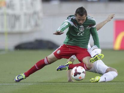 El mexicano Paul Aguilar durante el partido disputado en Nueva Zelanda