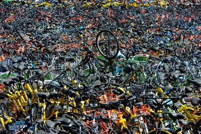 Bicicletas aparcadas en Wuhan (China). 