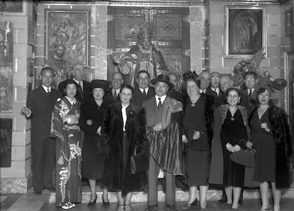 Luis Nieto Antúnez y otras personalidades asisten a un almuerzo ofrecido por el embajador japonés, Yakichiro Suma, el 25 de febrero de 1944.
