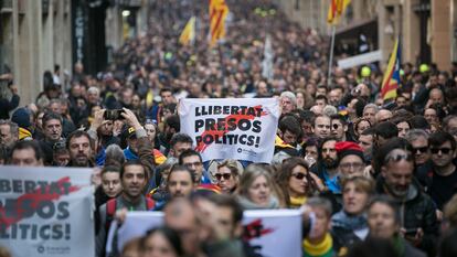 Manifestación por el centro de Barcelona convocada en 2019 por los Comités de Defensa de la Republica.