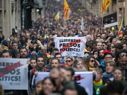 Manifestación por el centro de Barcelona convocada en 2019 por los Comités de Defensa de la Republica.