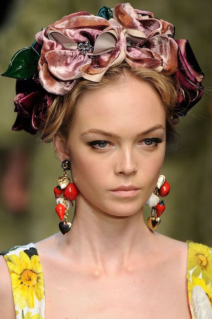 Tocado de flores de Dolce & Gabbana.