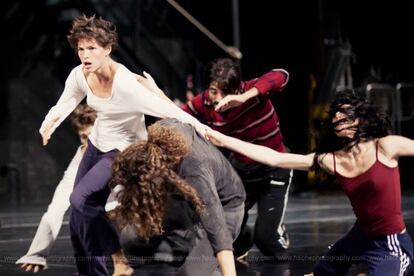 La coreografía 'Caída Libre y abismo infinito'.