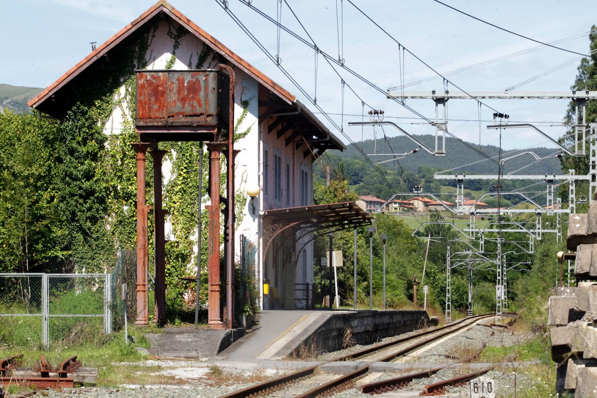 El “tren caracol” Santander-Bilbao abre una pugna entre Cantabria y el ministerio de Transportes